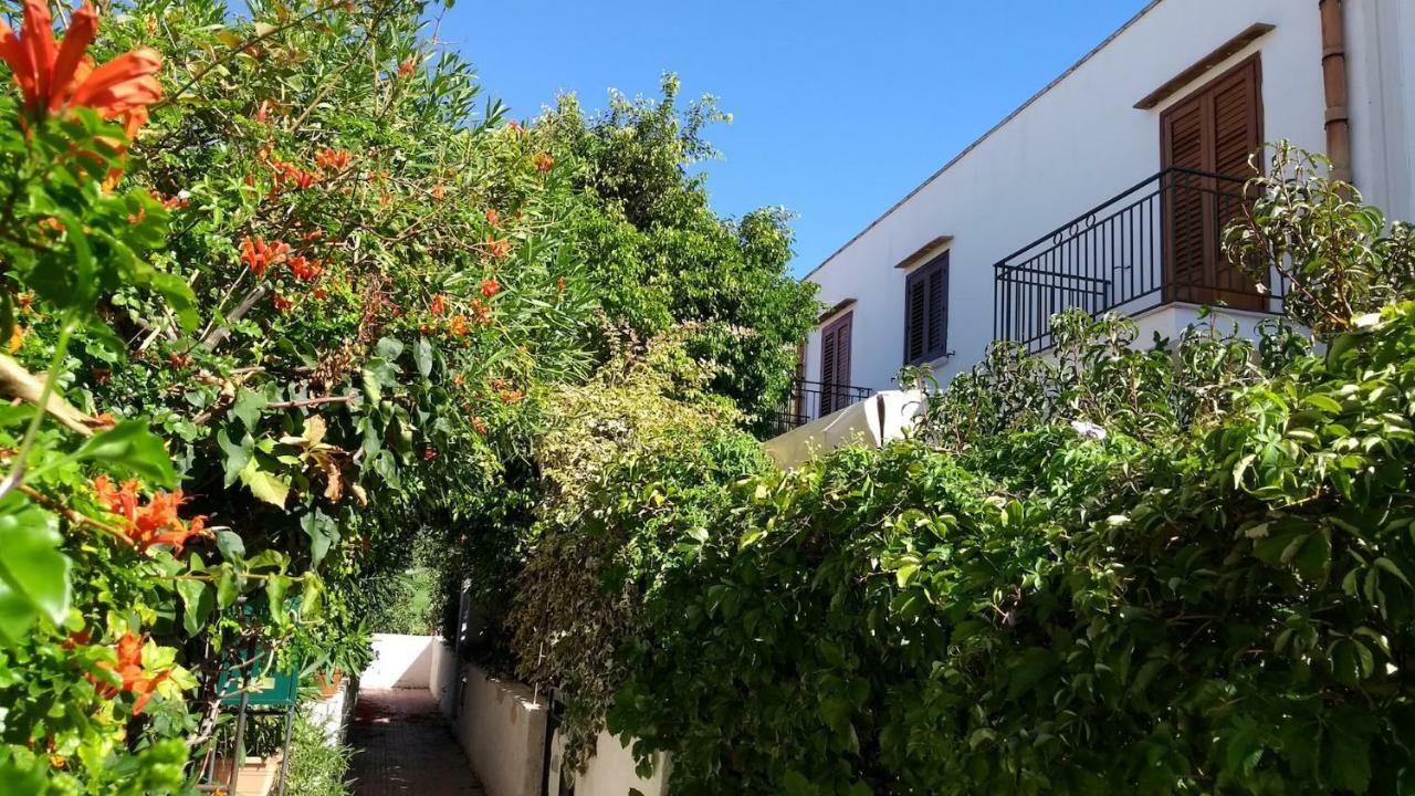 Villetta Con Giardino Mandarino Macari Exterior foto