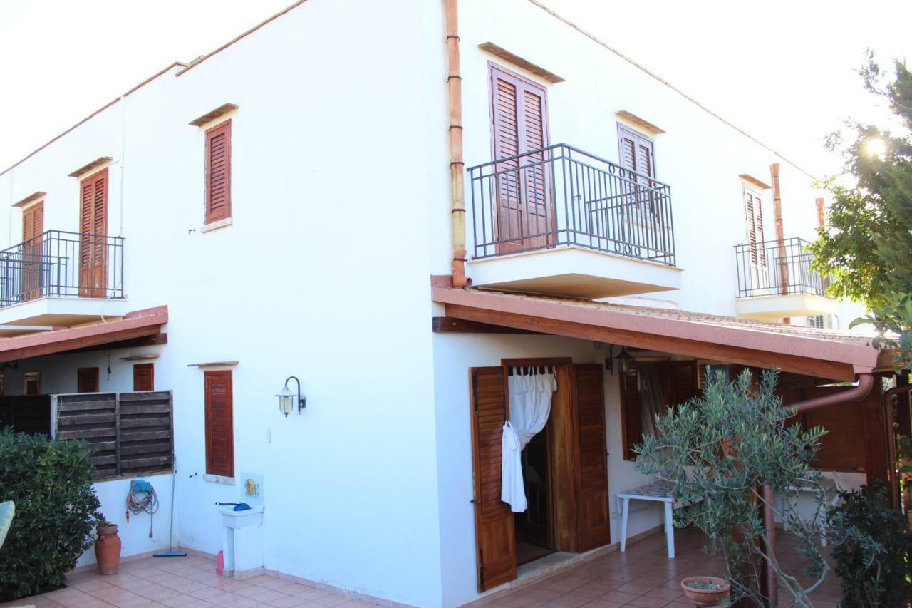 Villetta Con Giardino Mandarino Macari Exterior foto